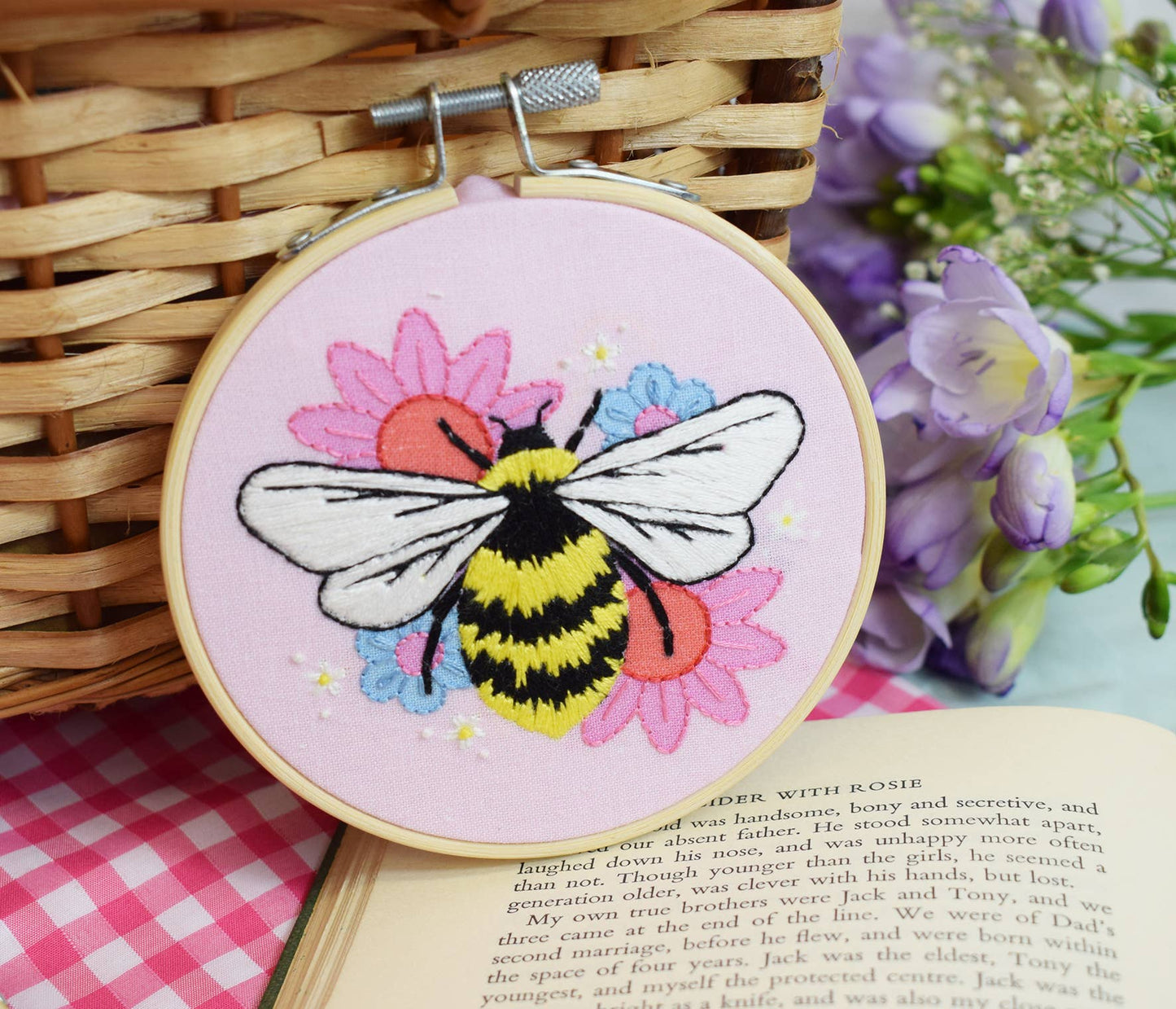 'Midsummer Bee' embroidery craft kit