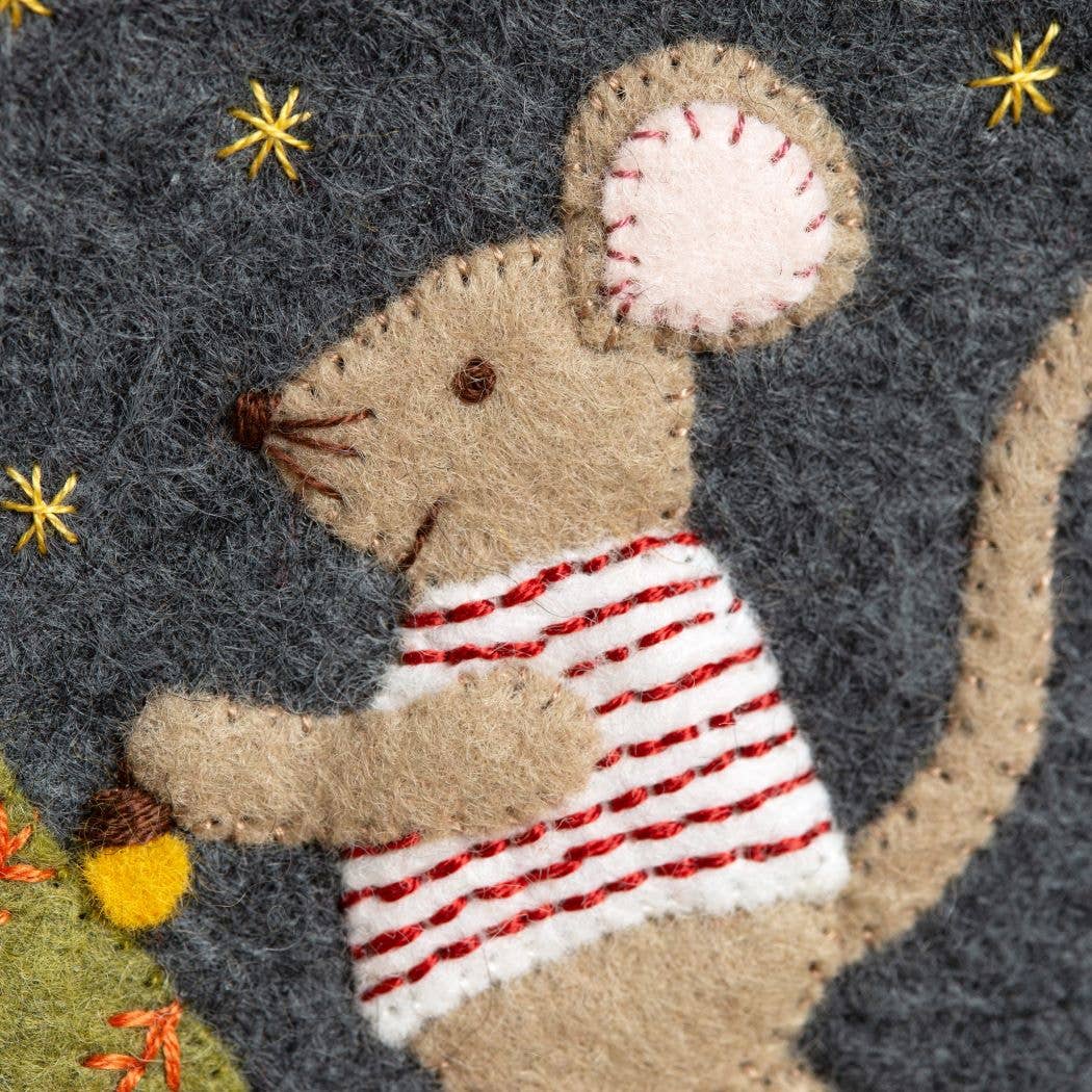 Christmas with the Mouse Family Felt Appliqué Hoop Kit